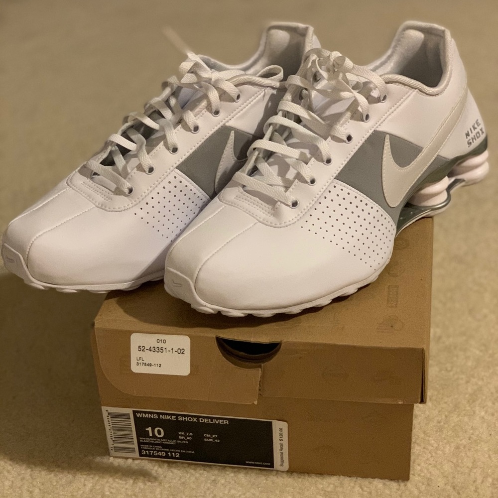 Women’s Nike shox